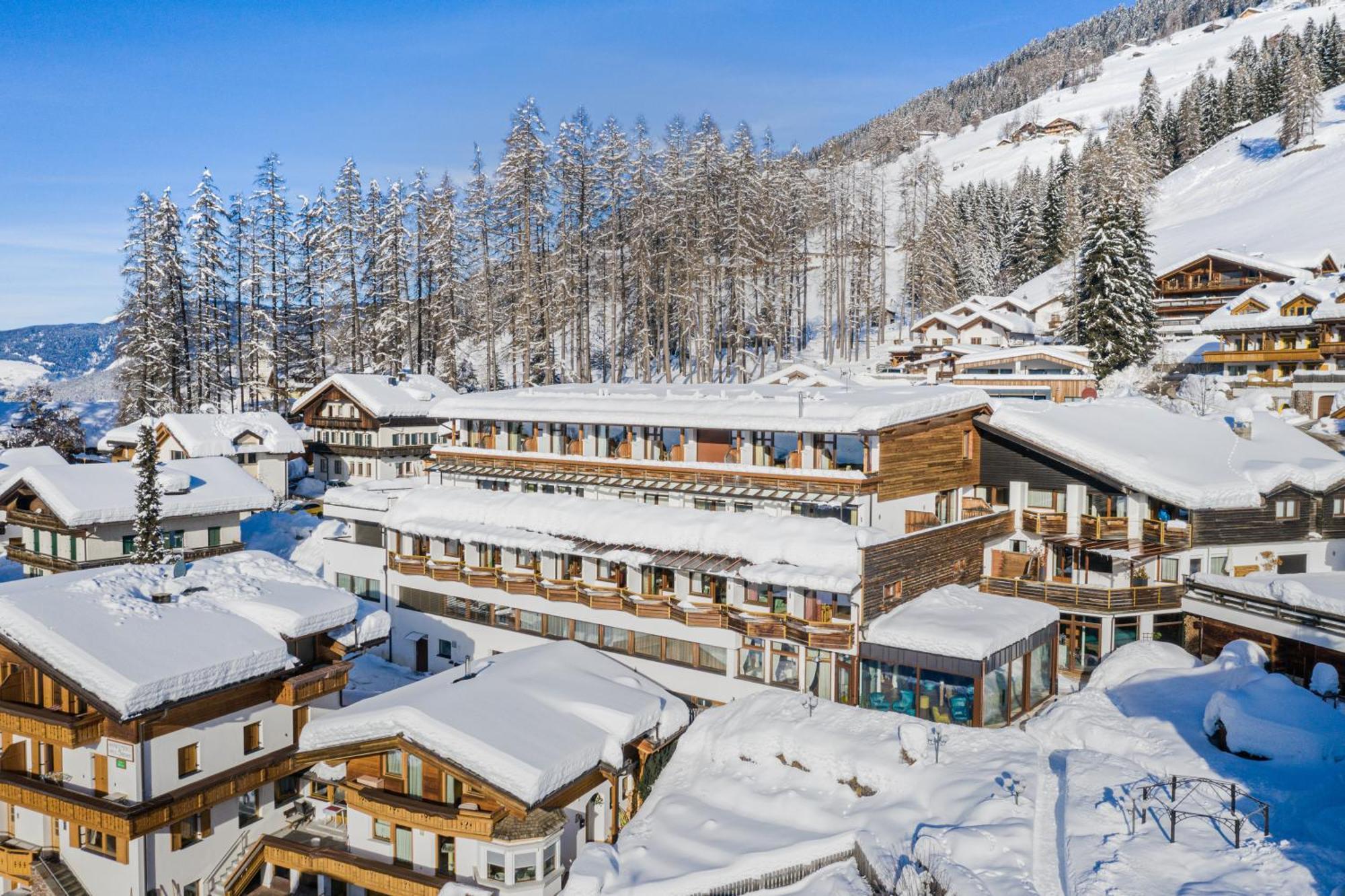 Alpenwellnesshotel St. Veit Sexten Екстериор снимка