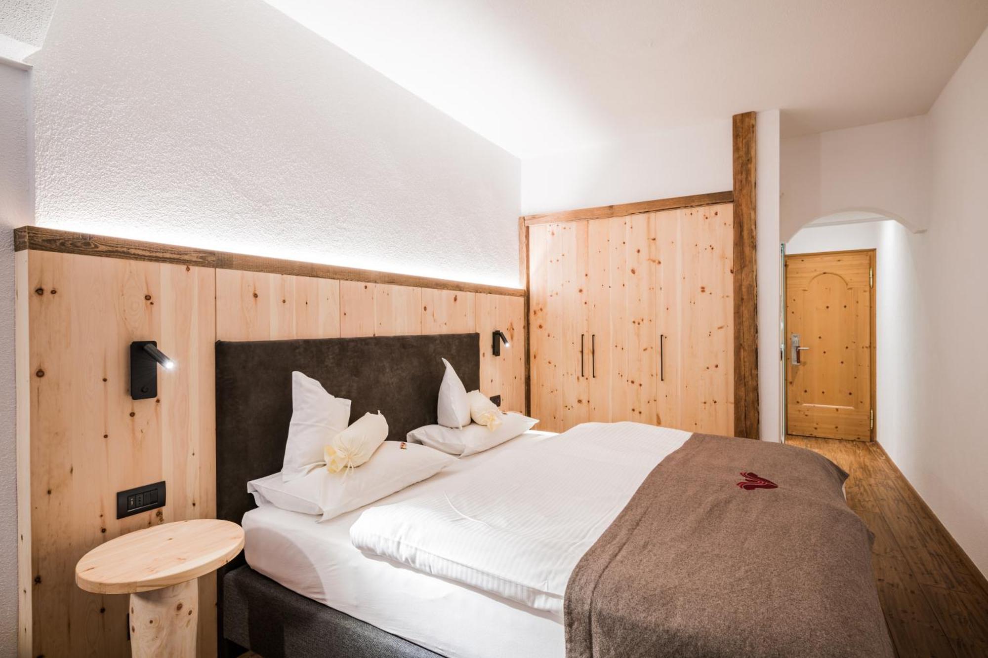 Alpenwellnesshotel St. Veit Sexten Екстериор снимка