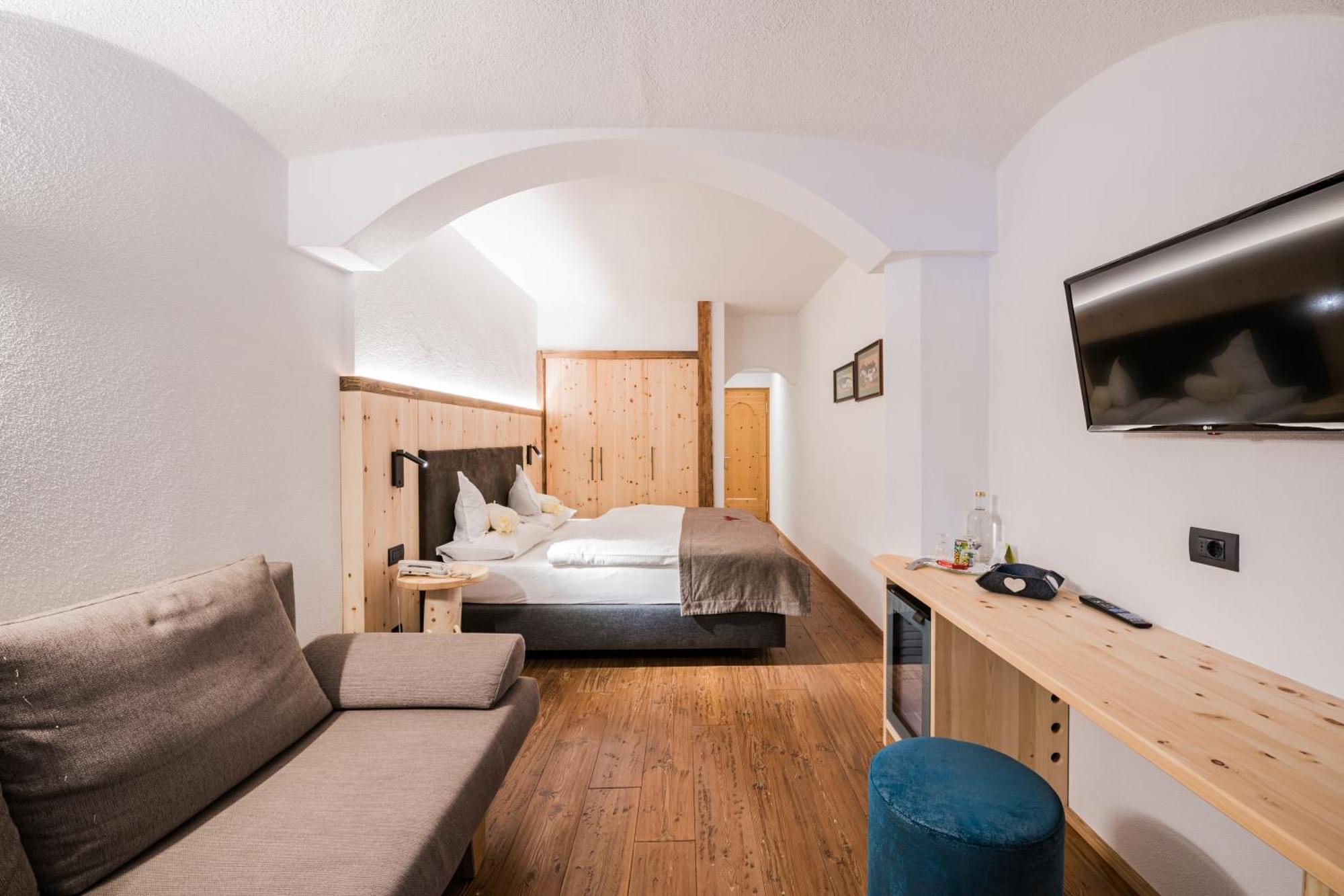 Alpenwellnesshotel St. Veit Sexten Екстериор снимка
