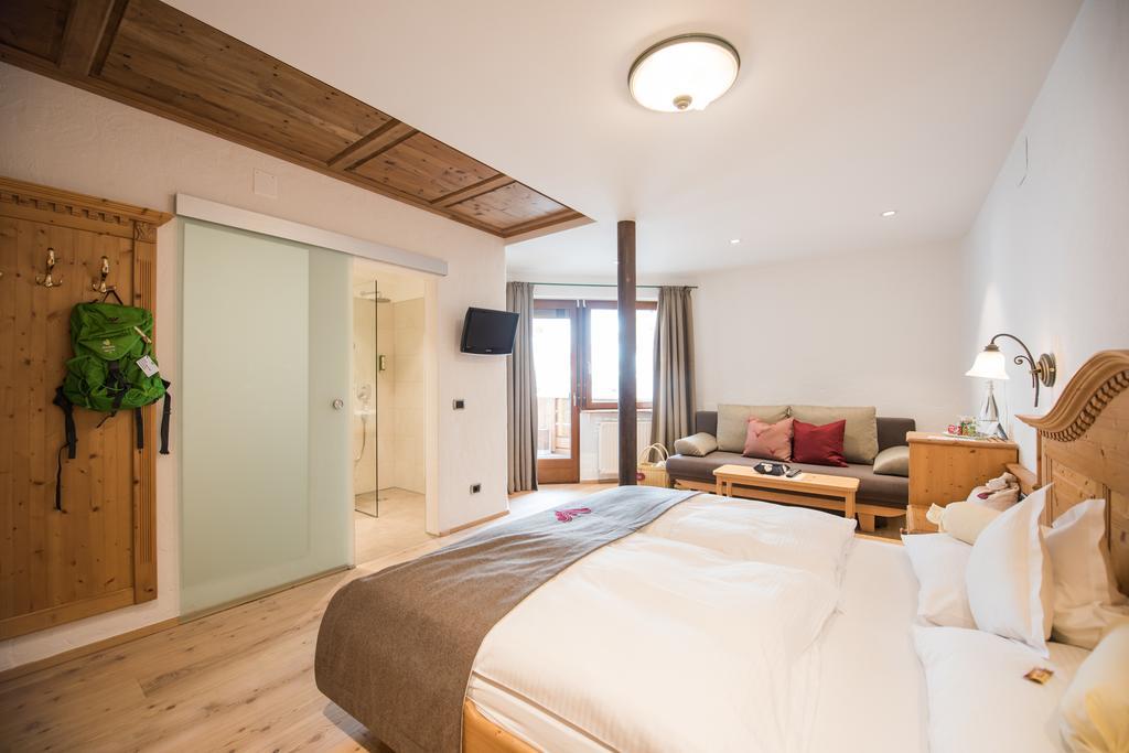 Alpenwellnesshotel St. Veit Sexten Екстериор снимка