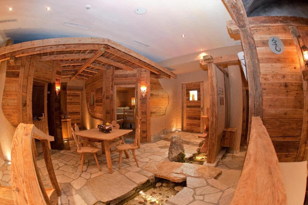 Alpenwellnesshotel St. Veit Sexten Екстериор снимка