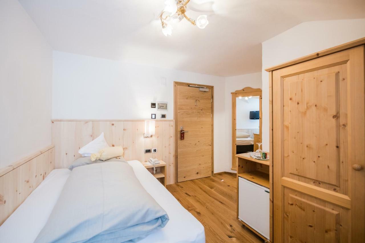 Alpenwellnesshotel St. Veit Sexten Екстериор снимка