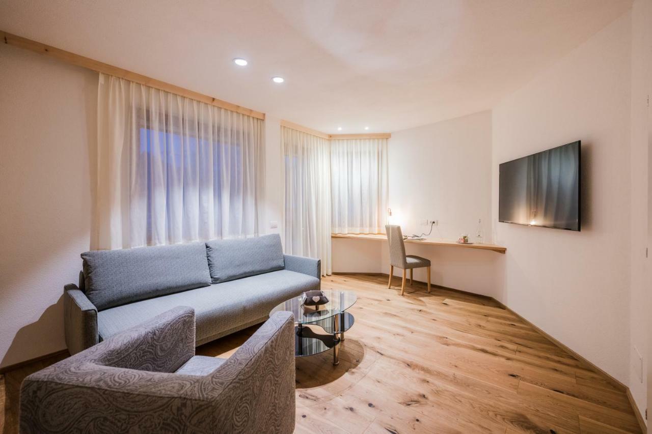 Alpenwellnesshotel St. Veit Sexten Екстериор снимка