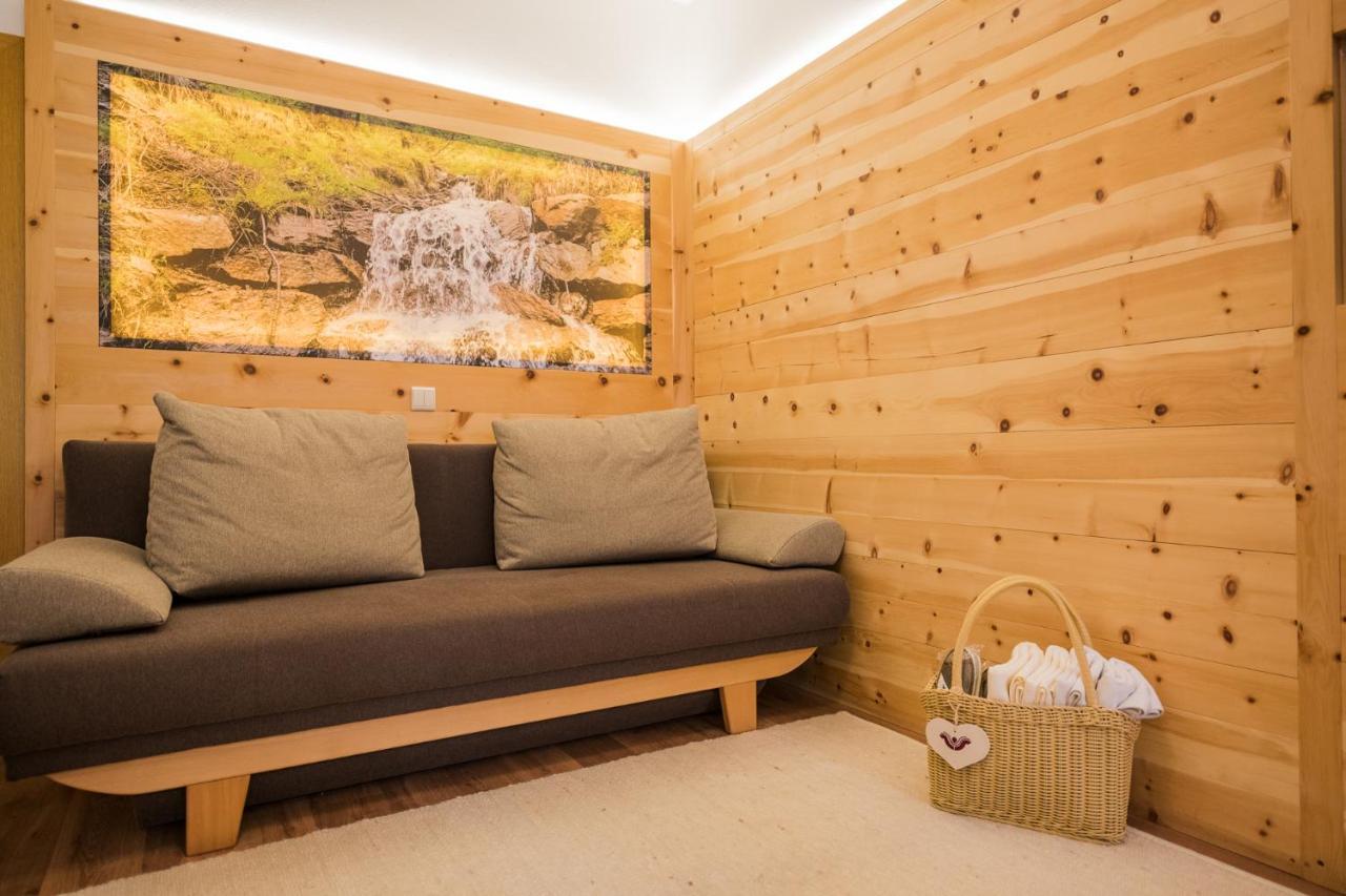 Alpenwellnesshotel St. Veit Sexten Екстериор снимка